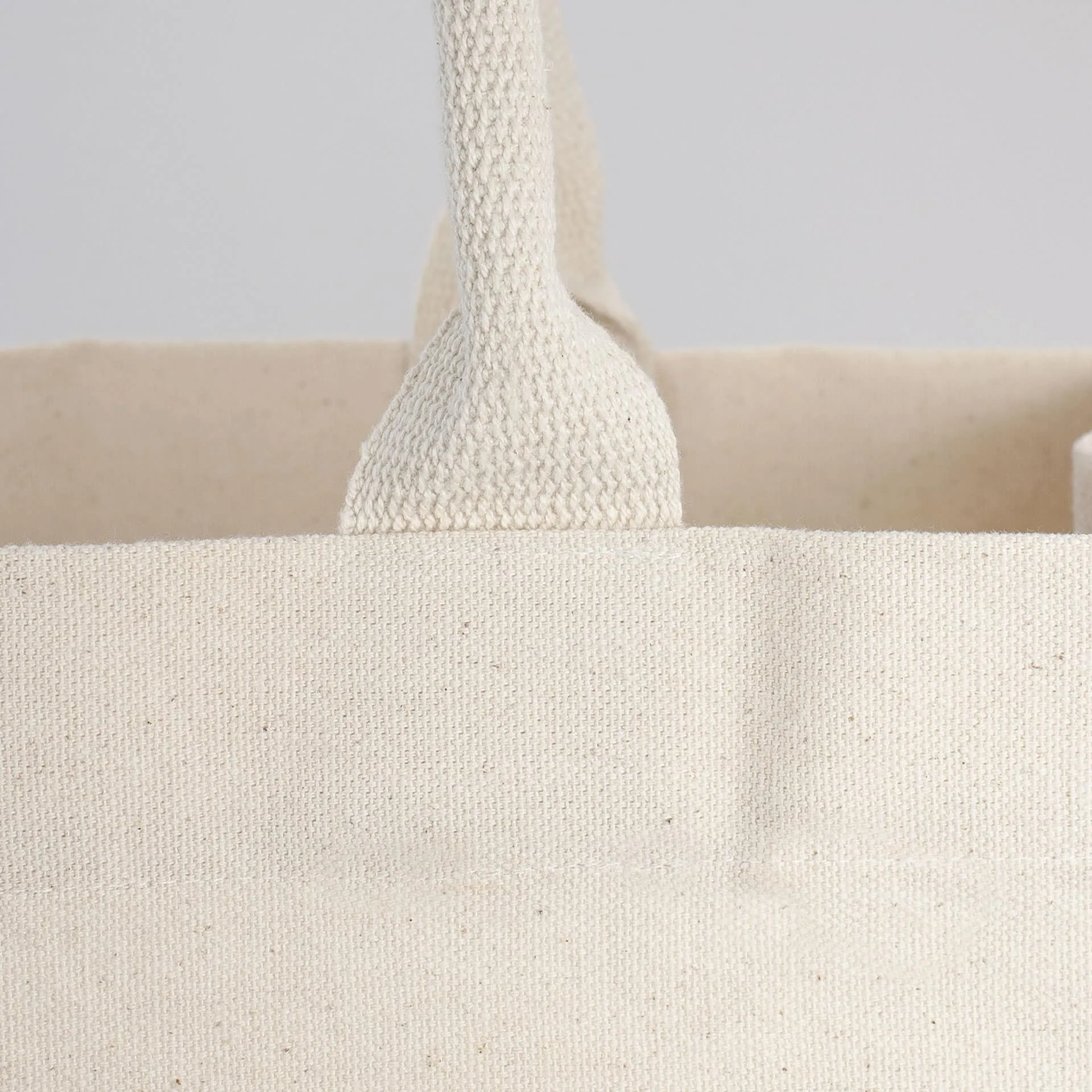BAMBERG – Canvas-Tasche mit Boden- und Seitenfalten sowie gerollten Henkeln (38 x 29 cm)