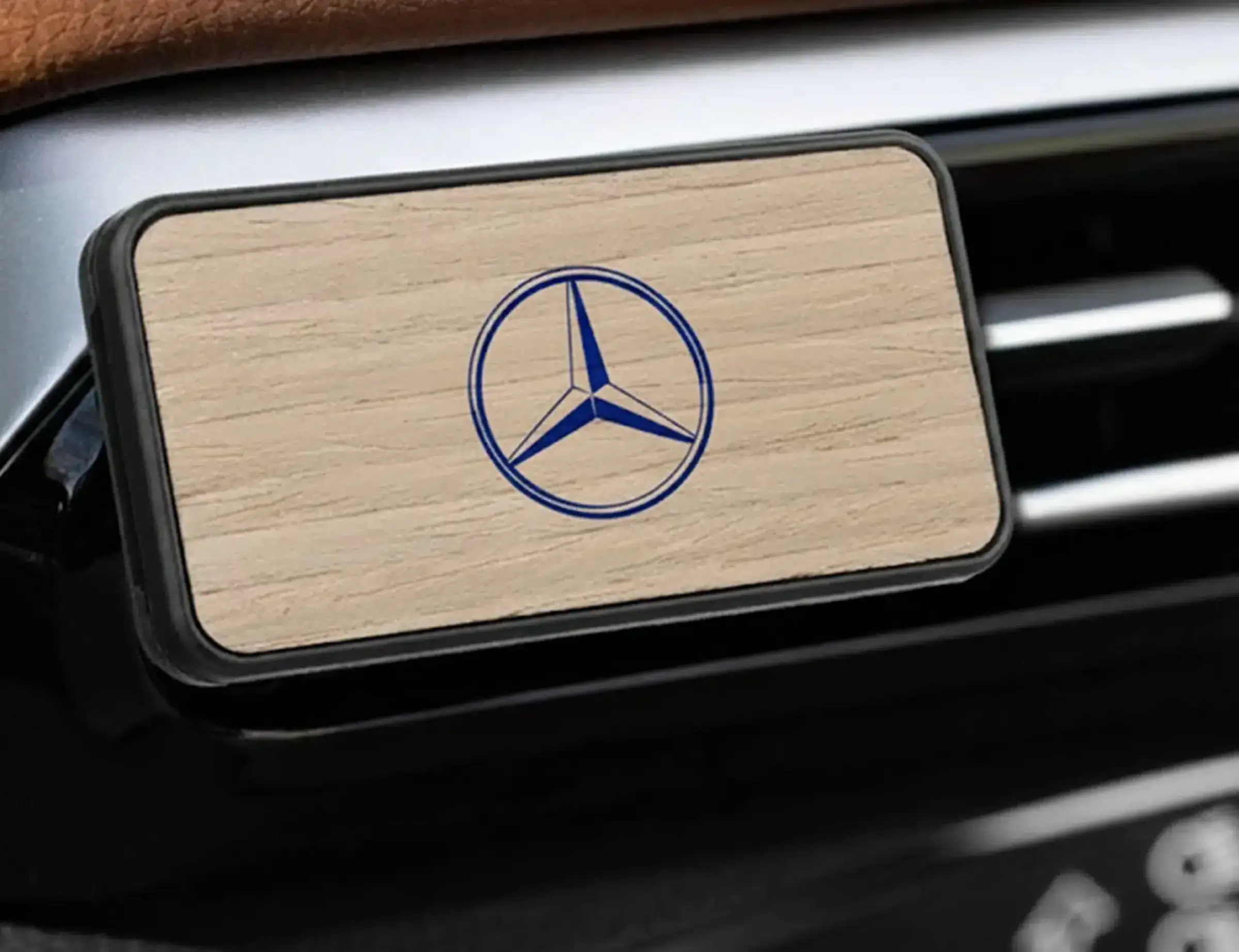 Classic Solid Wood – Autoduft mit Holzfront