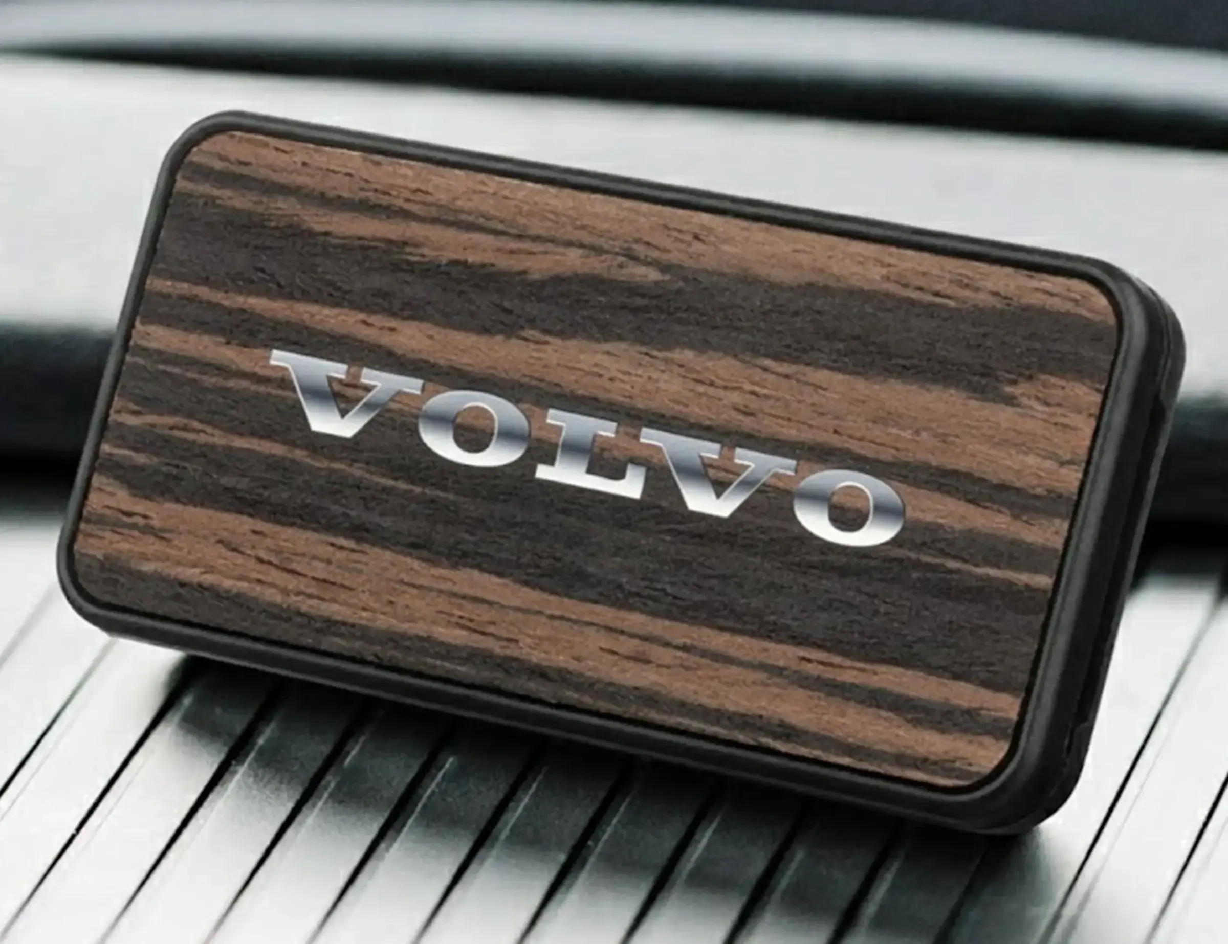 Classic Solid Wood – Autoduft mit Holzfront