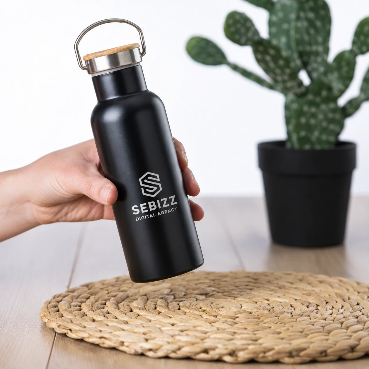 Trinkflasche Odette | 500 ml | Doppelwandiger Edelstahl | Bambusdeckel