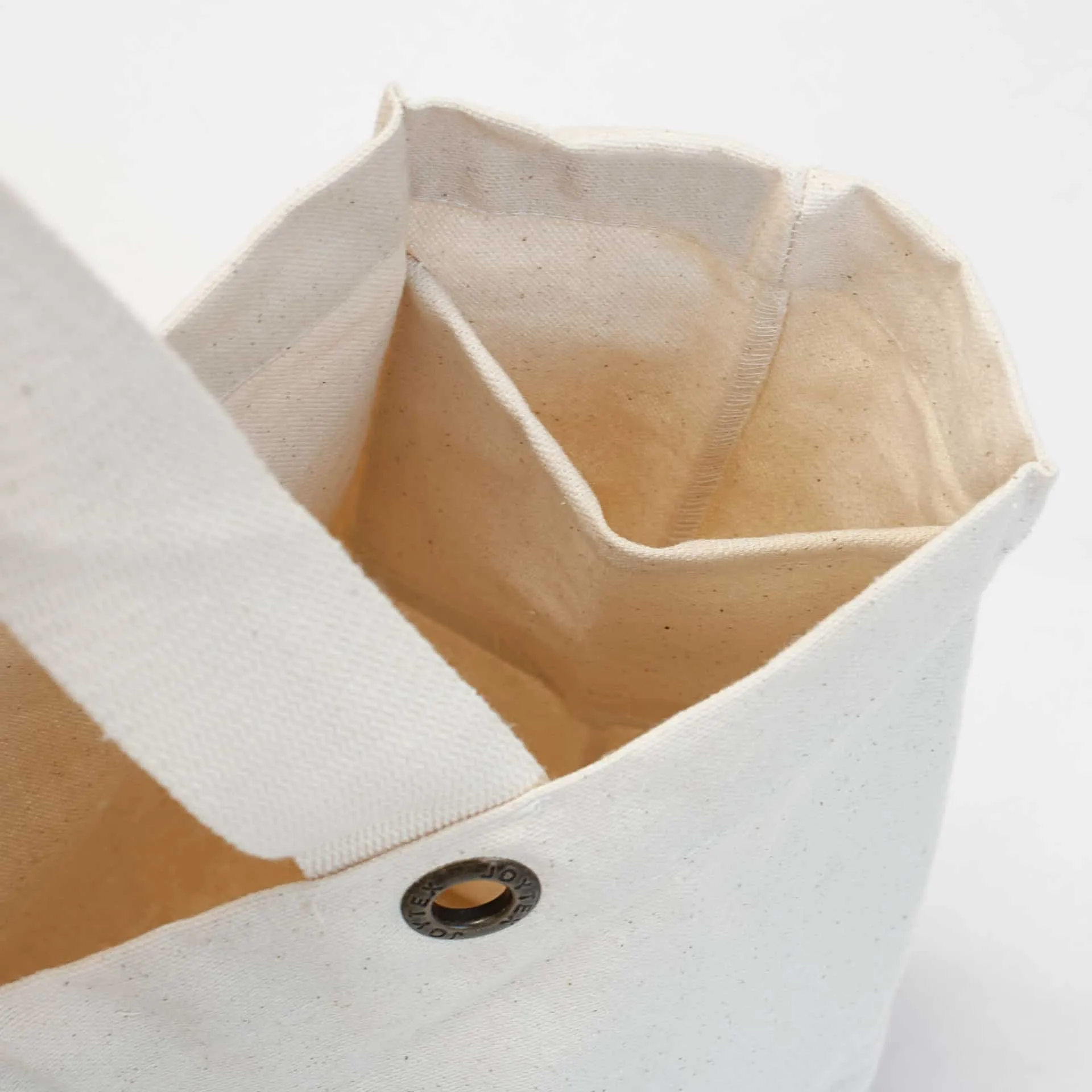 KALKUTTA – Canvas-Tasche mit Boden- und Seitenfalte sowie Metallösen (38 x 38 cm)