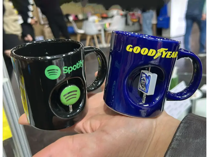 Keramiktasse mit drehbarem Objekt (250 ml)  (ab 50 Stück)