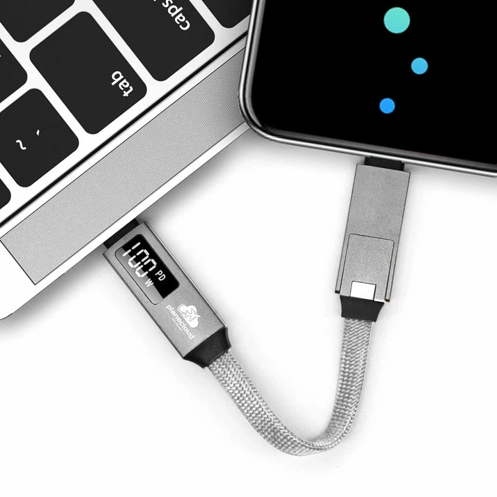 MagCable® 3in1 Short Display – Schnelllade- und Datentransferkabel mit Watt-Display