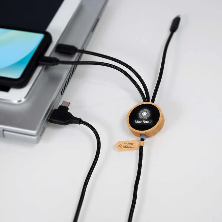 MagCable® 5in1 LED Bamboo Long – Nachhaltiges rPET Multi-Ladekabel mit Bambus und LED-Logo