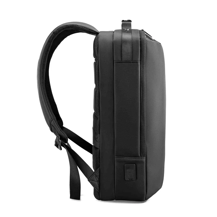 MagPack „Business“ Laptop-Rucksack | Lasergravur auf Metallplättchen