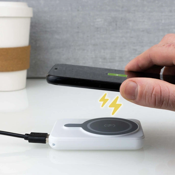 MagPower® Snap – 5.000 mAh Powerbank mit MagSafe & Wireless Charger