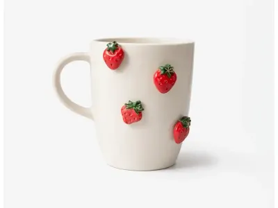 Personalisierbare Keramiktasse mit Magnet-Charms