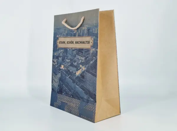 Hochwertige Einkaufstasche mit gedrehten beigen Kordelgriffen